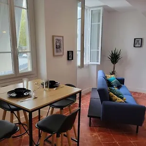 Appartement De Charme Avec Tomettes Et Parquet, Graulhet